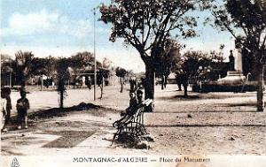 Montagnac - Place du Monument